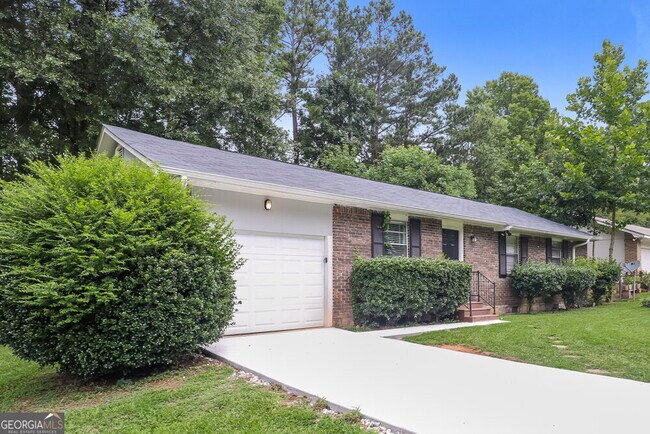 Building Photo - 6133 Fieldcrest Dr