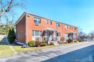 Building Photo - 916 Shippan Ave