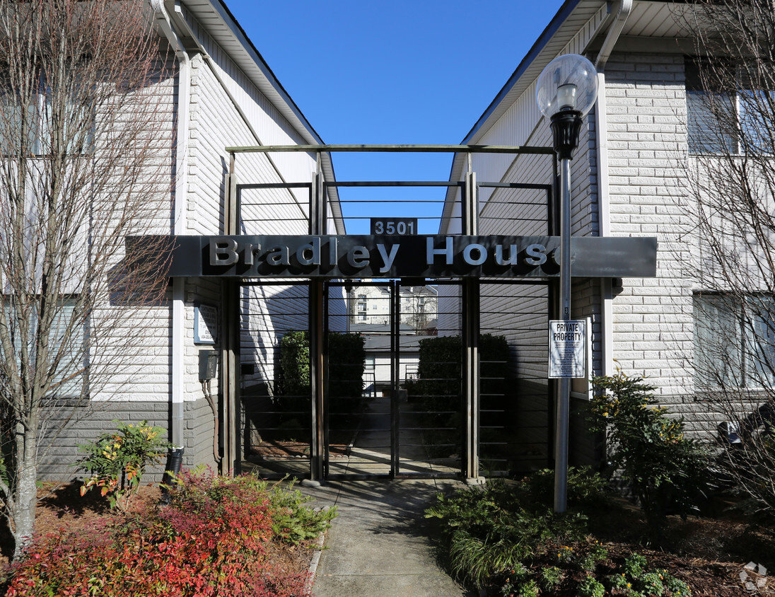 Building Photo - Bradley House