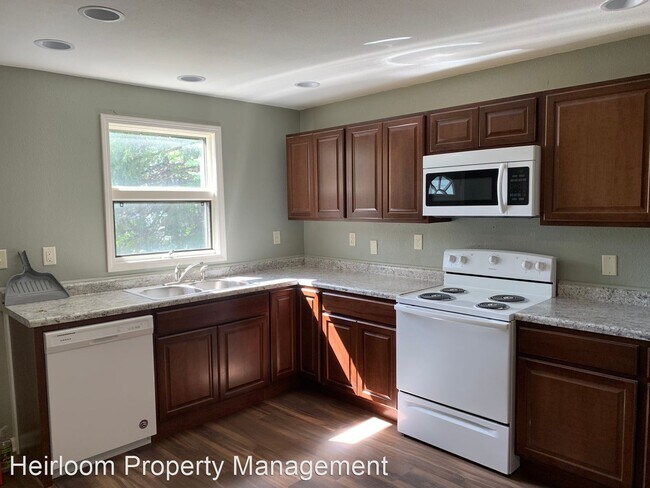 Foto del edificio - 3 br, 1 bath House - 2631 W 4th St