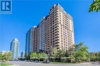 Building Photo - 18-818 Sommerset Way