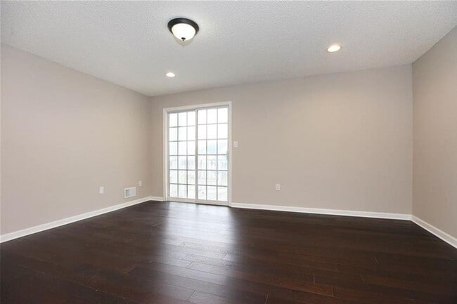 Building Photo - 155 Darwin Ln