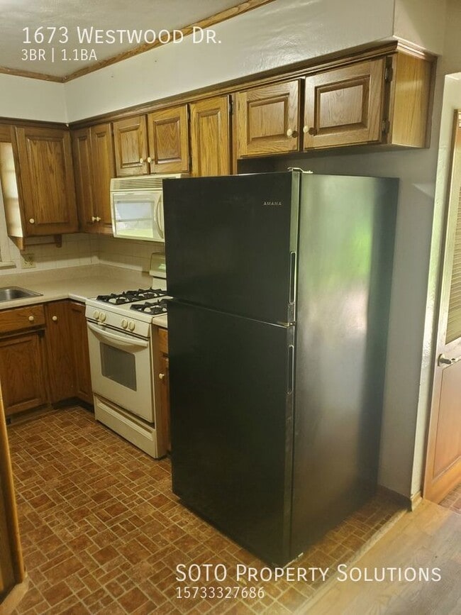 Building Photo - 3BD/1.5BA House w/ Bonus Room