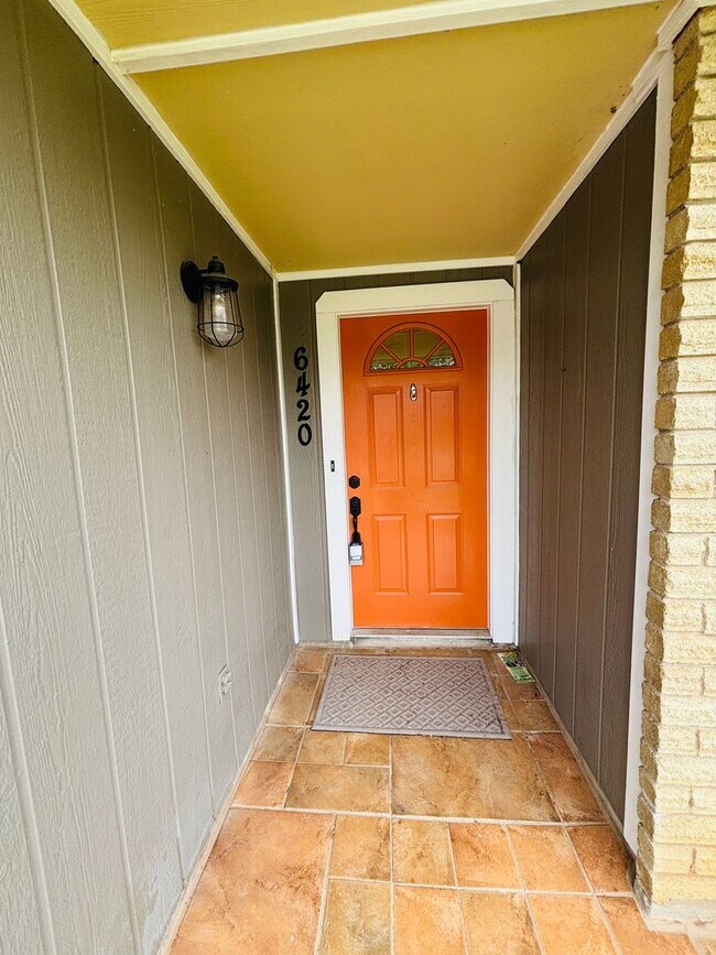 Building Photo - Charming home for lease in the heart of North Richland Hills!