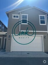 Building Photo - 455 Blackbird Ln