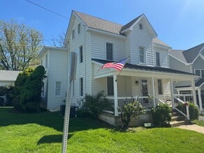 Building Photo - 816 Potter Ave