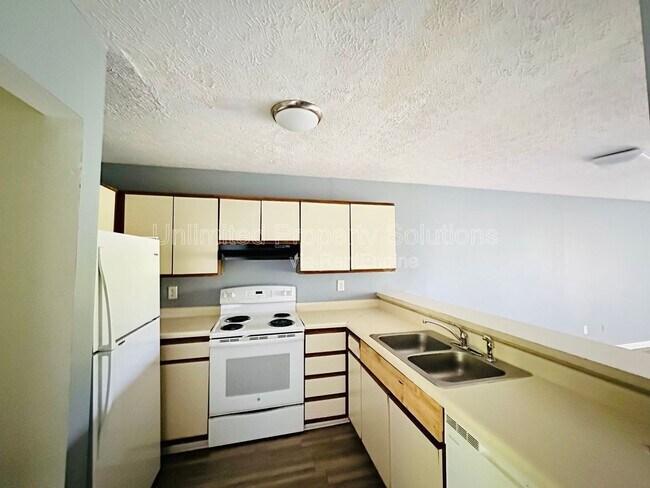 Building Photo - 205 Sunn Aire Ct