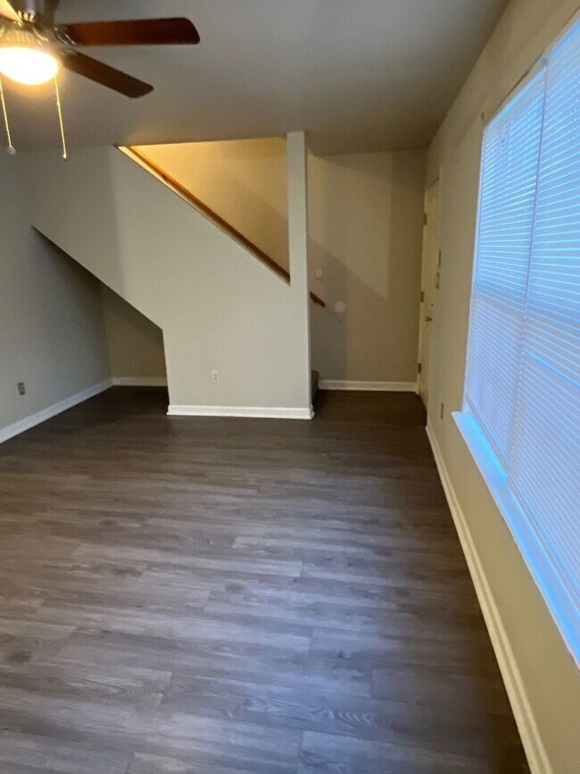Foto del edificio - 1293 Rumba Ln