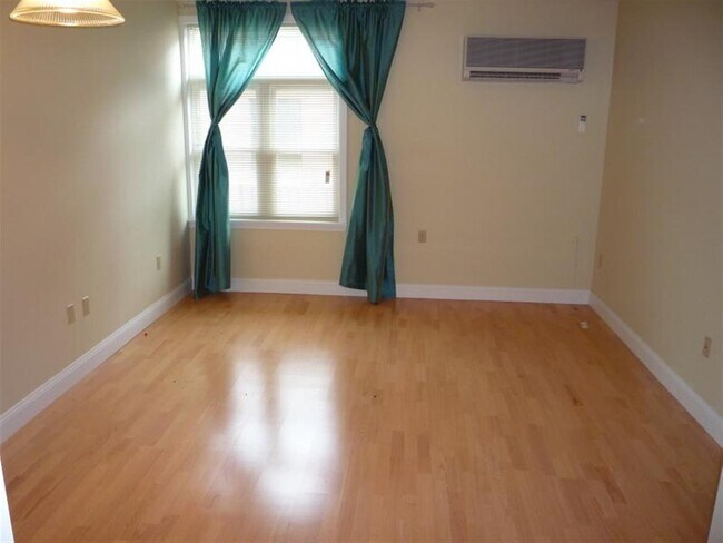 Building Photo - 19 Brookline St