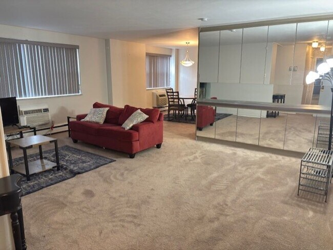 Foto del edificio - Beautiful Condo for Rent