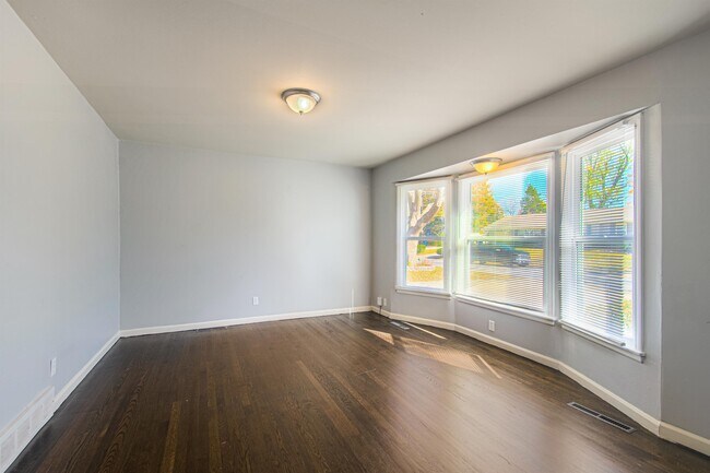 Foto del edificio - 13504 Spring St