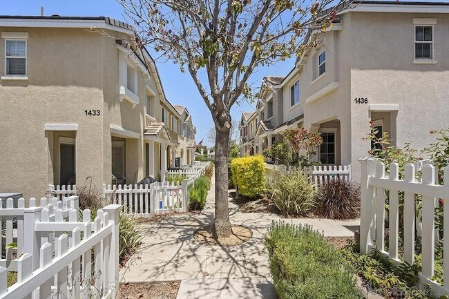 Building Photo - 1444 Canvas Dr