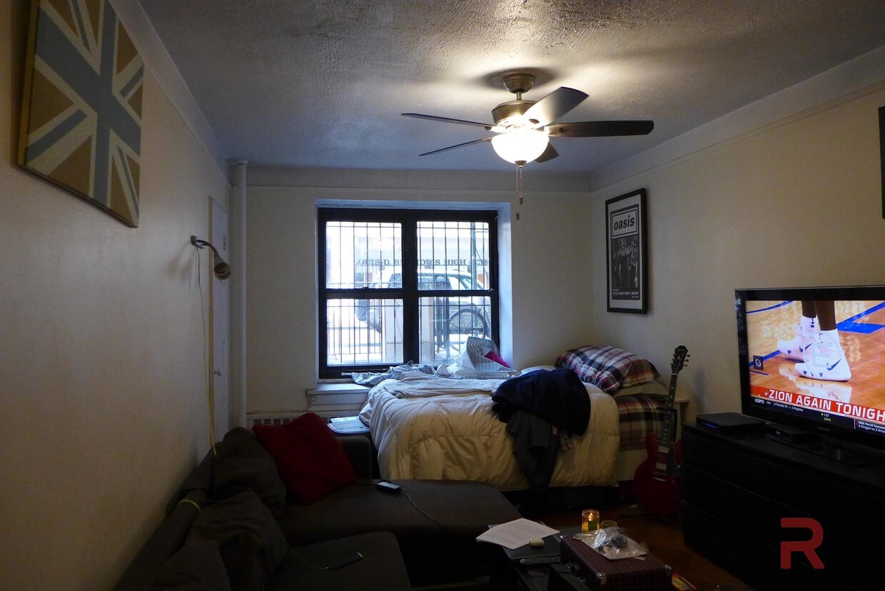 Building Photo - 129 West 85th Street