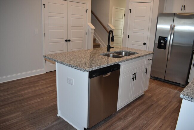 Building Photo - 4310 Beautiful Pond Pk