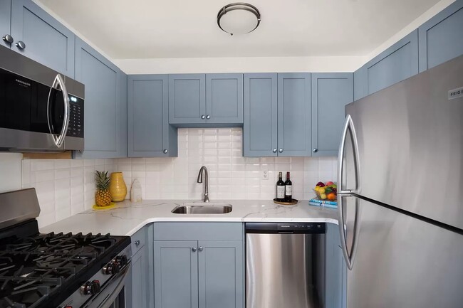 Building Photo - 231 W 148th St