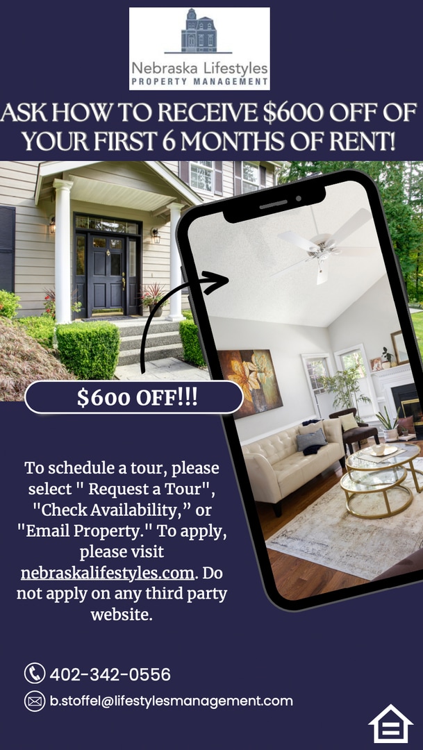 Building Photo - Corner Unit 3-Level Townhome!!