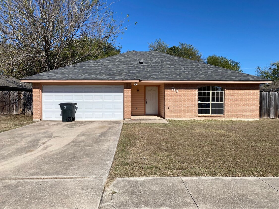 Foto principal - Charming 3 bedroom 2 bath home in Killeen!!