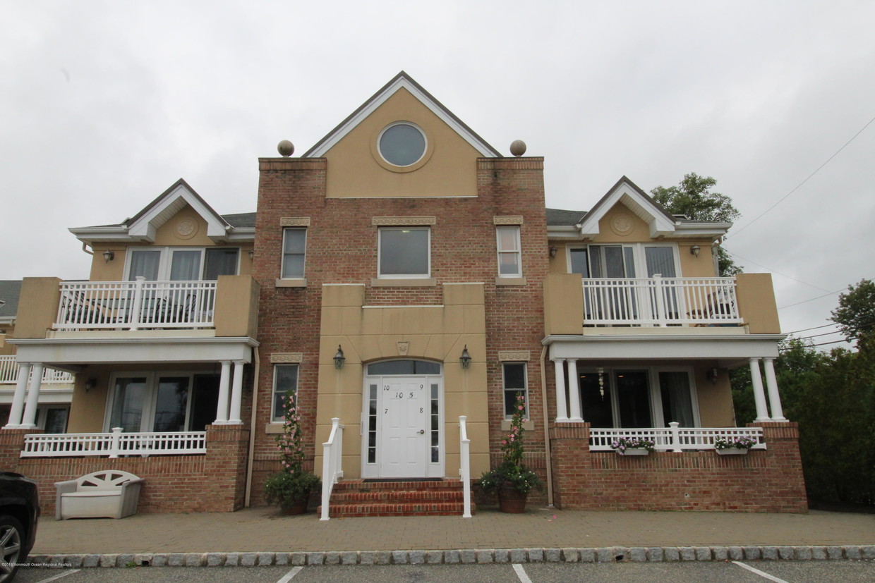 Primary Photo - 1005 Trenton Ave