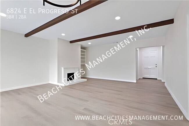Building Photo - Beautifully Remodeled 3 Bedroom, 2 Bathroo...