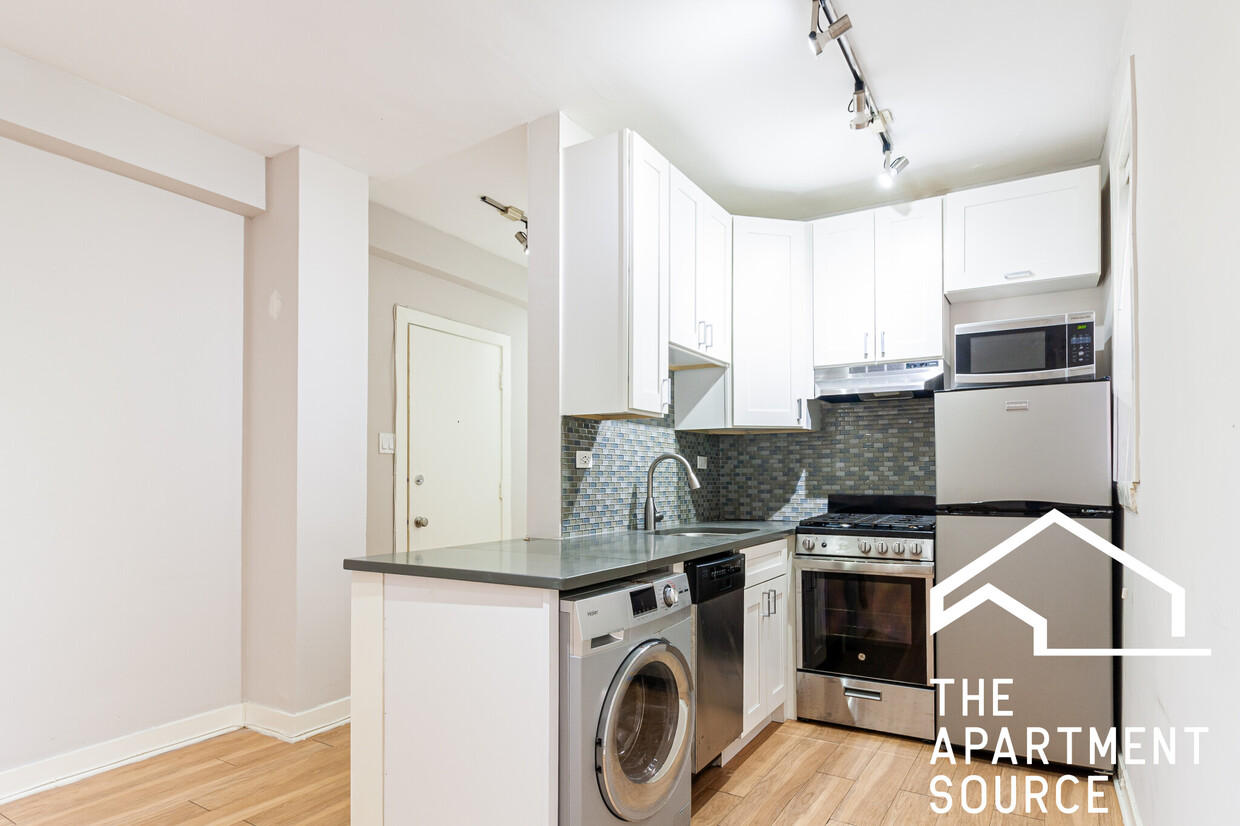 Foto principal - 511 W Belmont Ave