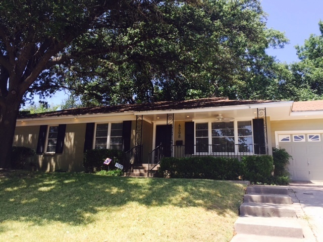 Primary Photo - Beautiful Home on HUGE lot!