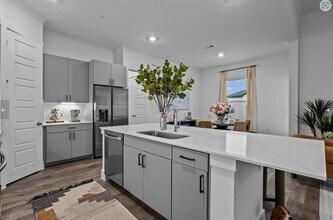 Building Photo - 476 Suffield Dr