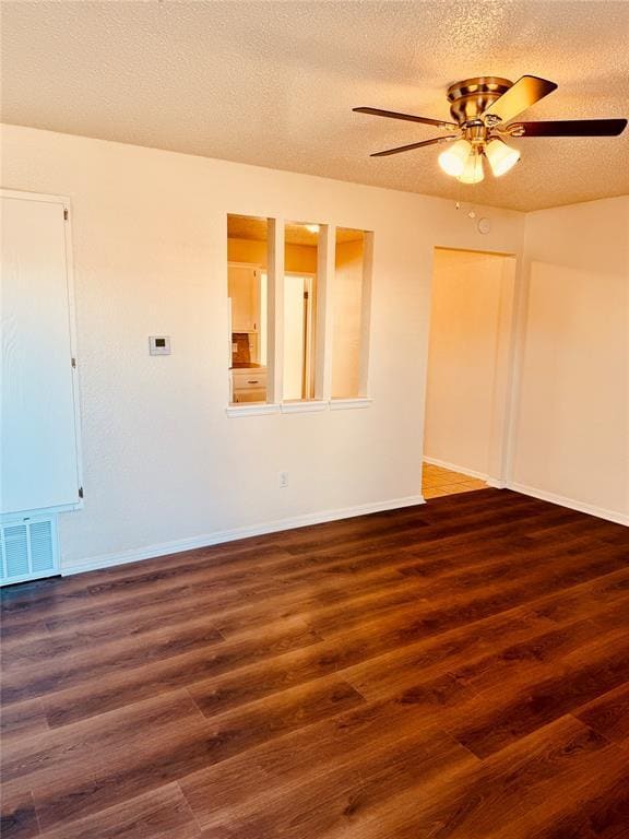 Foto del edificio - 1901 E Lindsey St