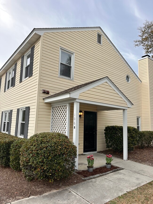 Building Photo - 106 Lullwater Dr