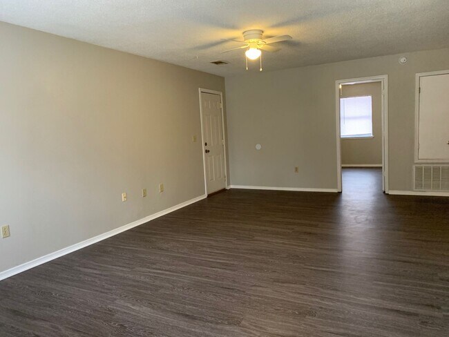 Foto del edificio - 1307 N. Arkansas-
