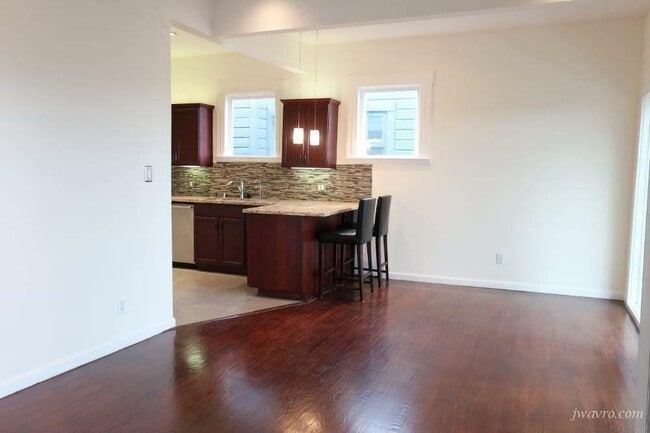 Building Photo - 445 Hoffman Ave