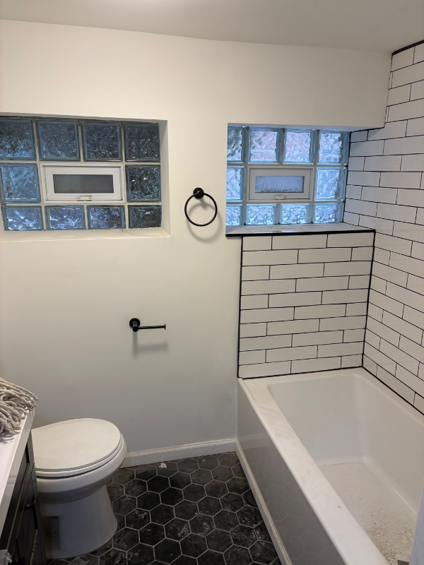 Building Photo - 7744 S Clyde Ave