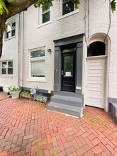 Building Photo - 2525 Jane St