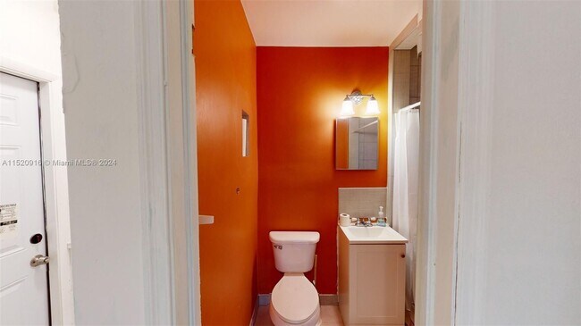 Foto del edificio - 1246 NE 110th Terrace