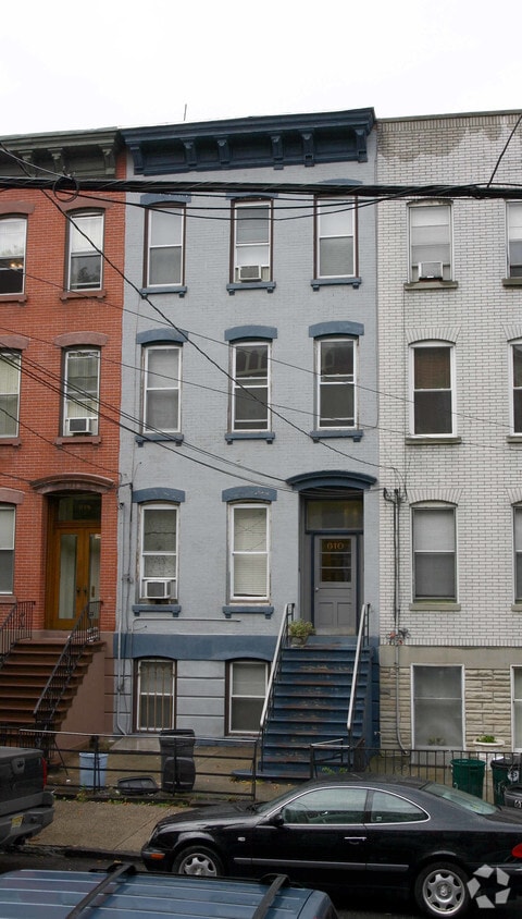 Building Photo - 610 Hudson St