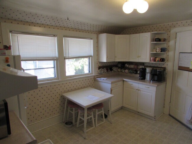 Foto del edificio - (597) - 215-217 N. Blair Street