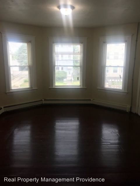 Building Photo - 216 Wood Ave