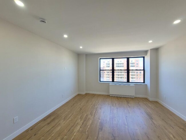 Building Photo - 0 bedroom in WOODSIDE NY 11377