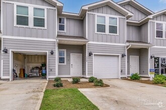 Building Photo - 1508 Farragut Way