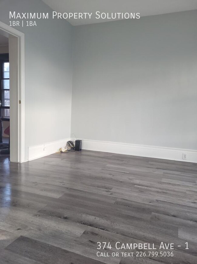 Building Photo - Gorgeous Newly Renovated Apartment ALL INC...