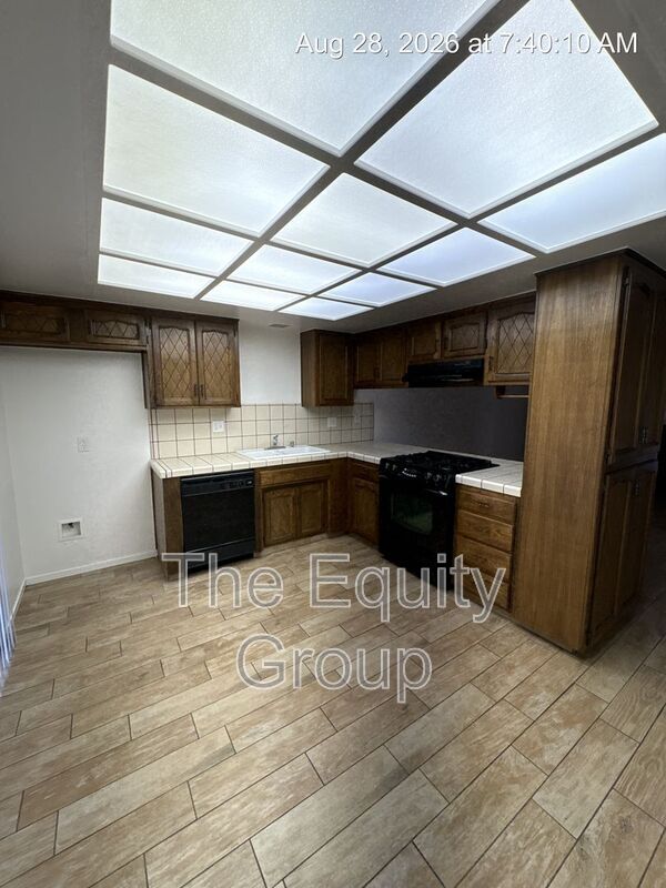 Foto del edificio - 2025 S Pinkham St