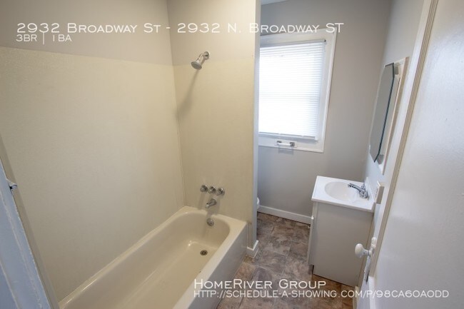 Foto del edificio - 2932 Broadway St