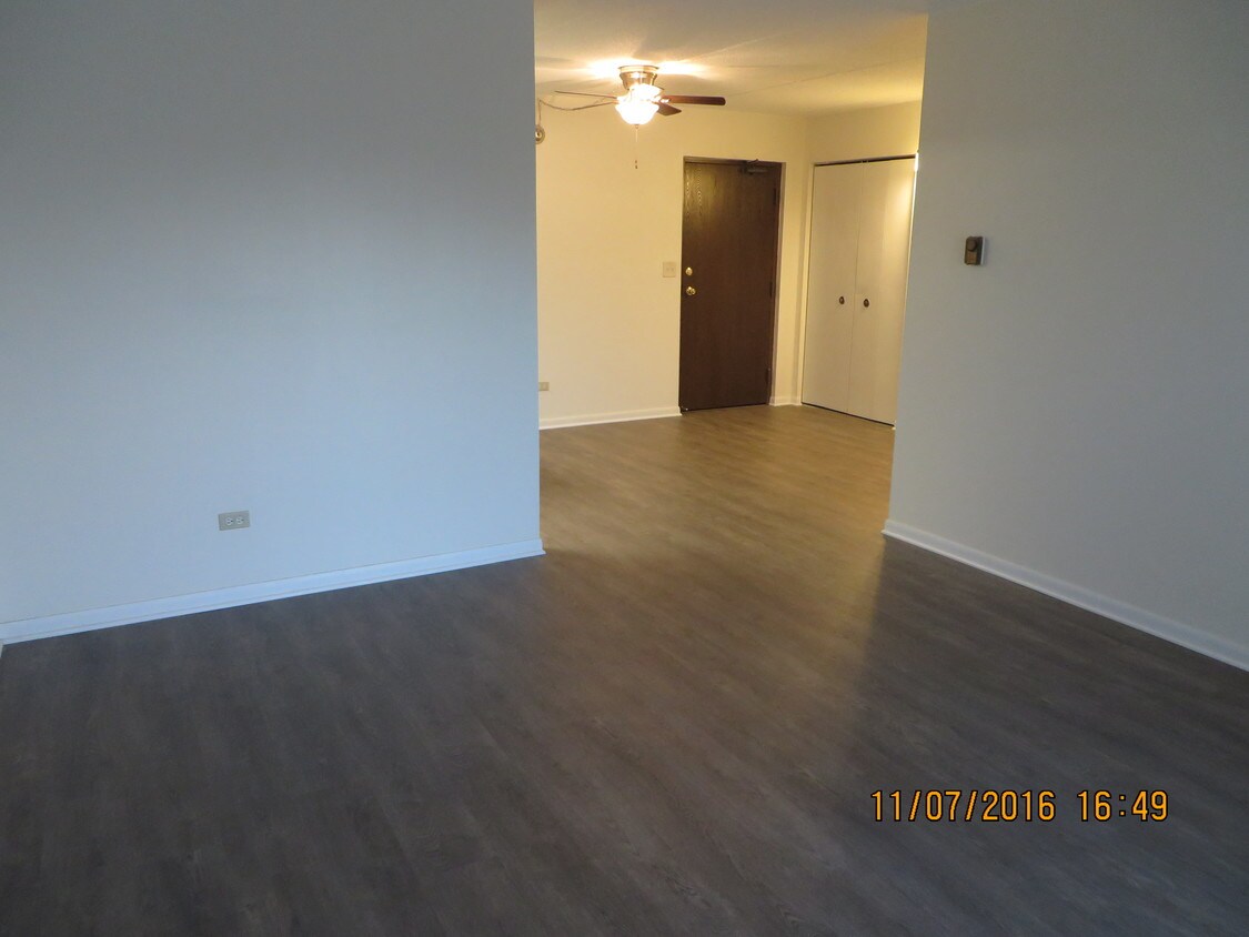 Building Photo - 280 Springhill Dr