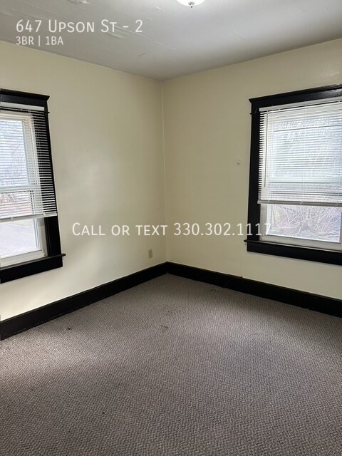 Foto del edificio - Three bedroom upper level apartment availa...