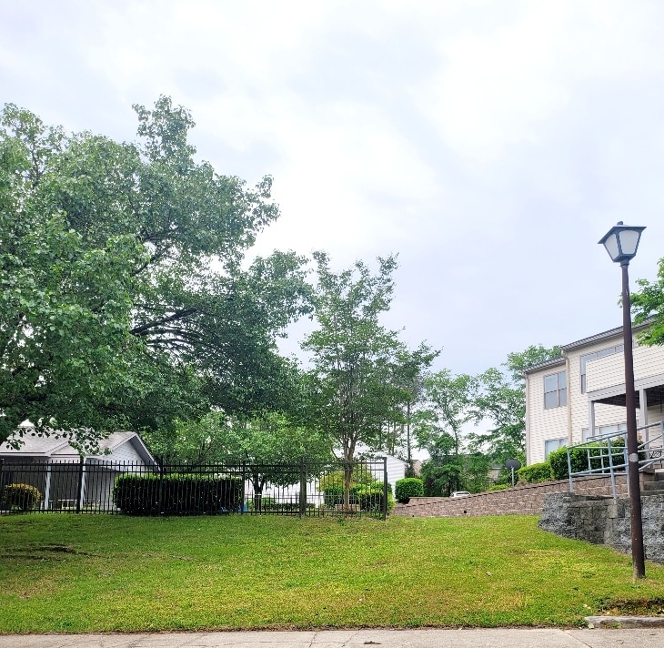 Primary Photo - 100 Brighton Hill Rd