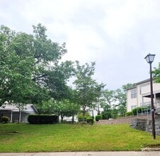 Building Photo - 100 Brighton Hill Rd