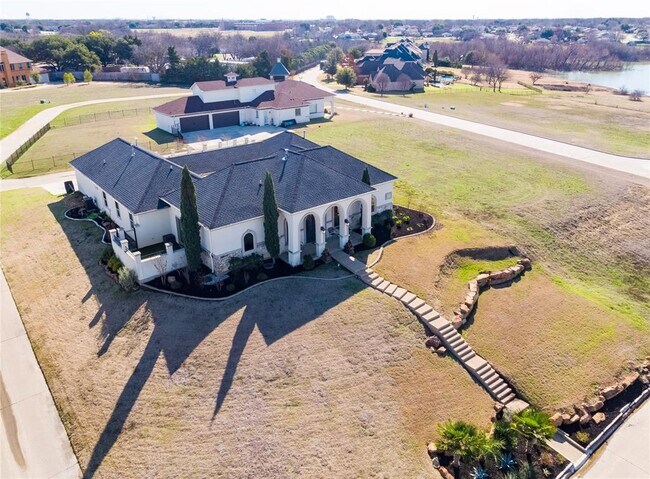 Building Photo - 7242 Waters Edge Dr