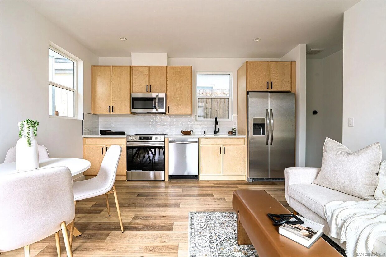 Foto principal - 2945 B. St