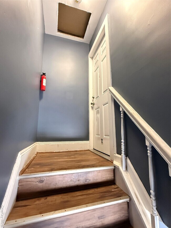 Foto del edificio - 136 Fairview Blvd