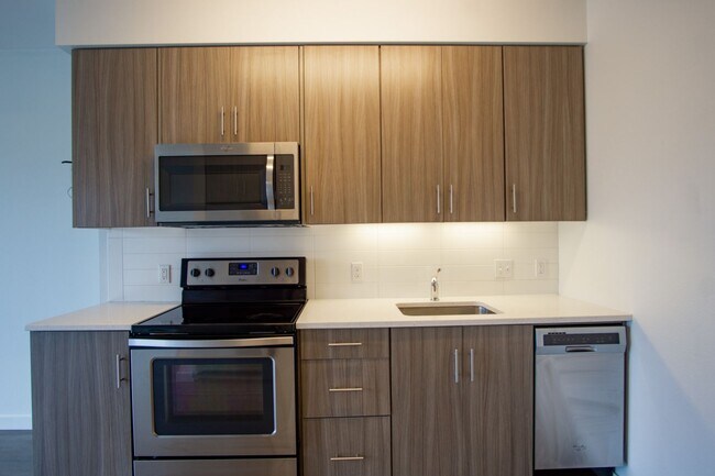 Foto del edificio - Modern & Sleek 1Bdr w/Floor-to-Ceiling Windows + Pet OK!