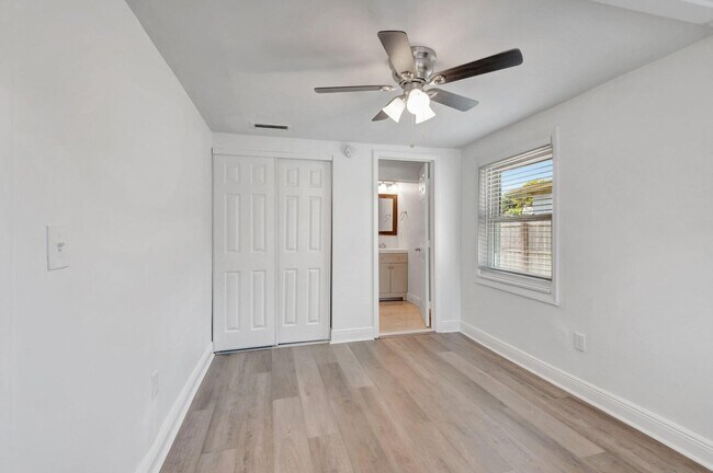 Foto del edificio - 222 SW 14th Ave